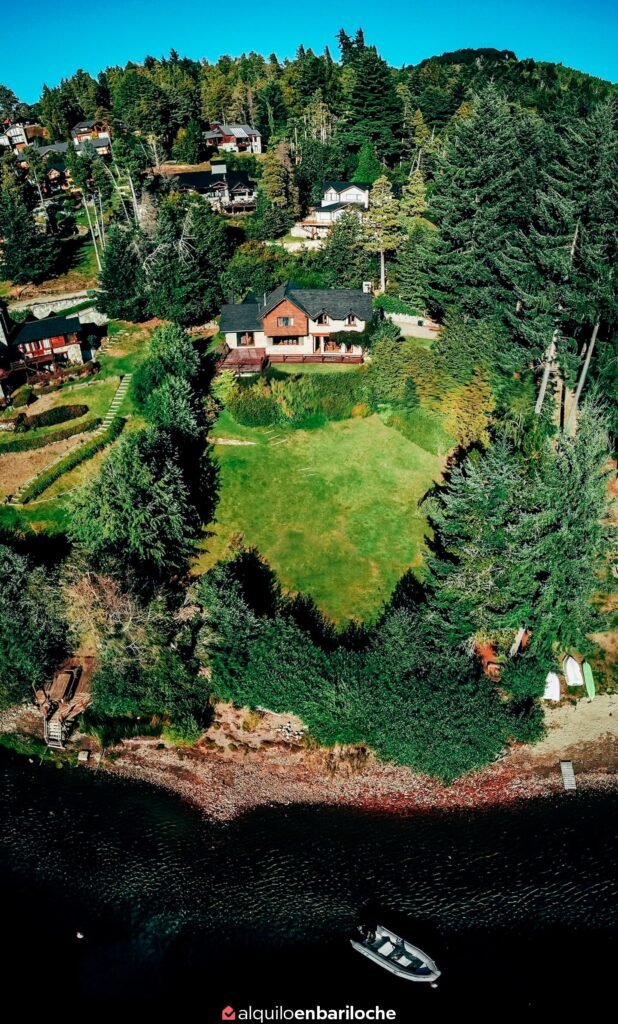 Casa con costa del Nahuel Huapi en Valle Escondido para 8 personas
