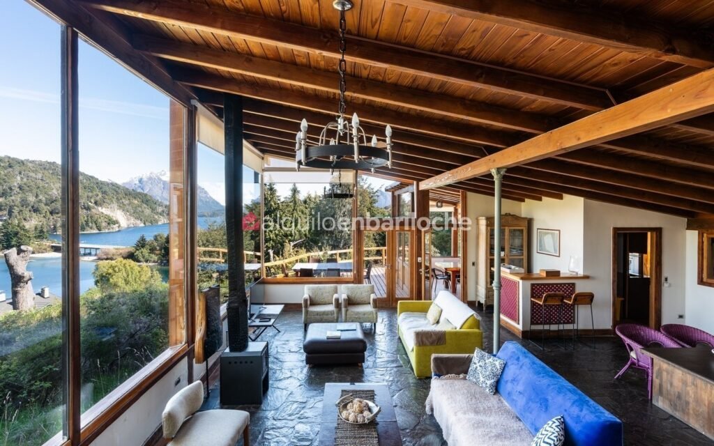Casa con piscina y vista al Lago Moreno en Circuito Chico, para 8