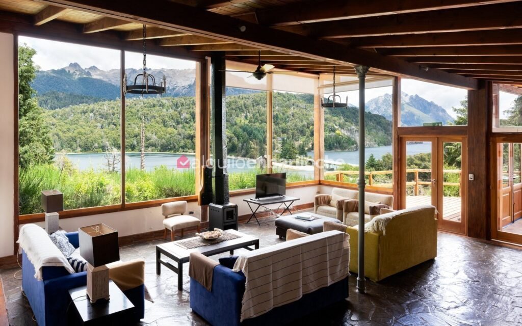 Casa con piscina y vista al Lago Moreno en Circuito Chico, para 8