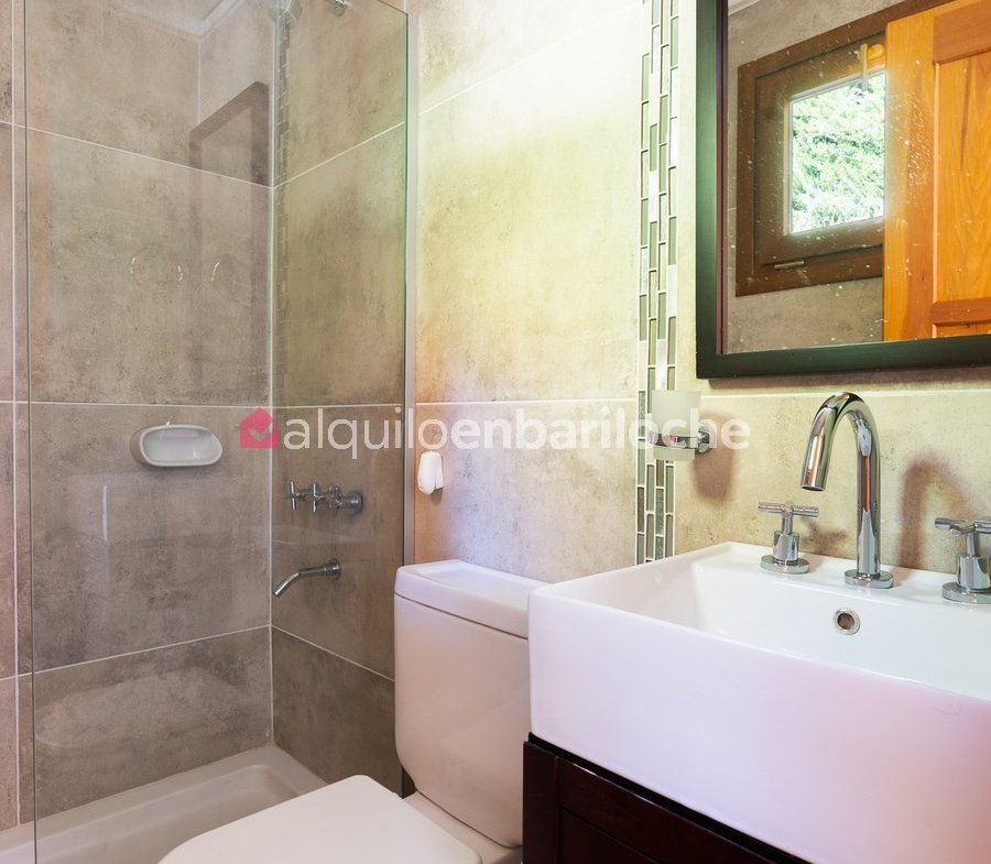 Casa con Vistas en Lago Moreno | Muelle y Costa (4 Pax)