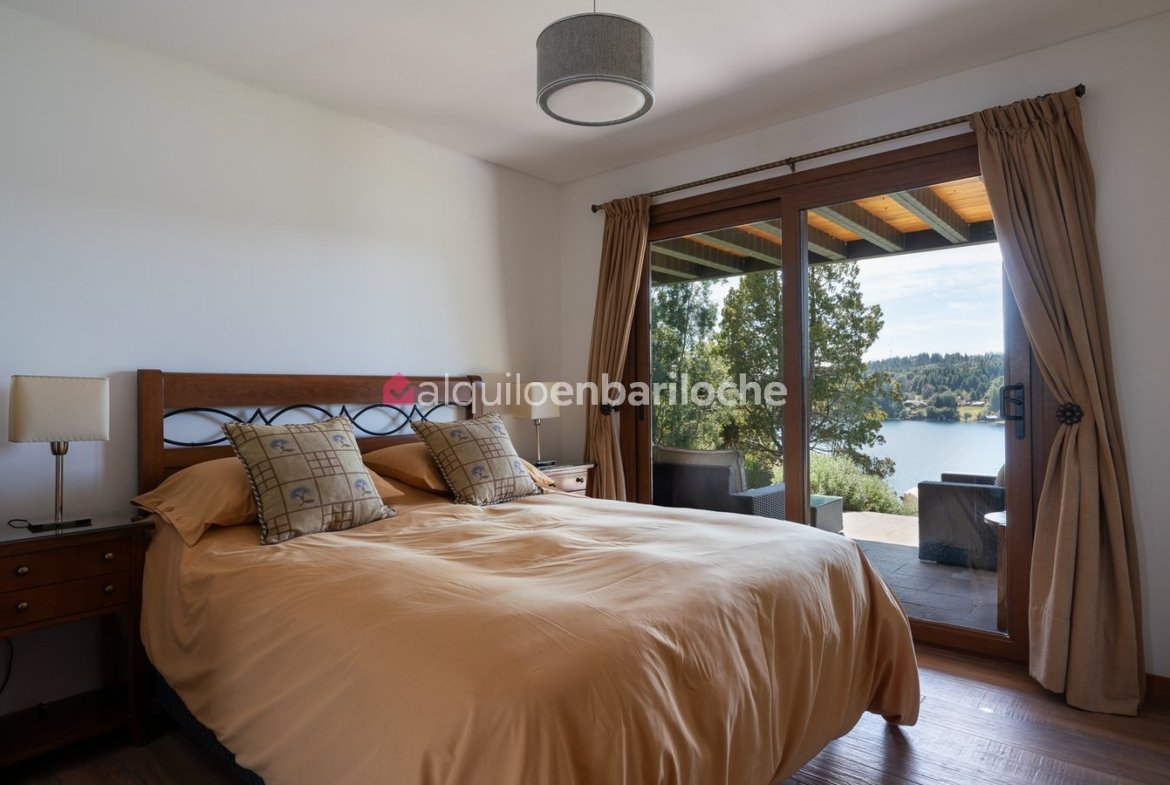 Casa con Vistas en Lago Moreno | Muelle y Costa (4 Pax)