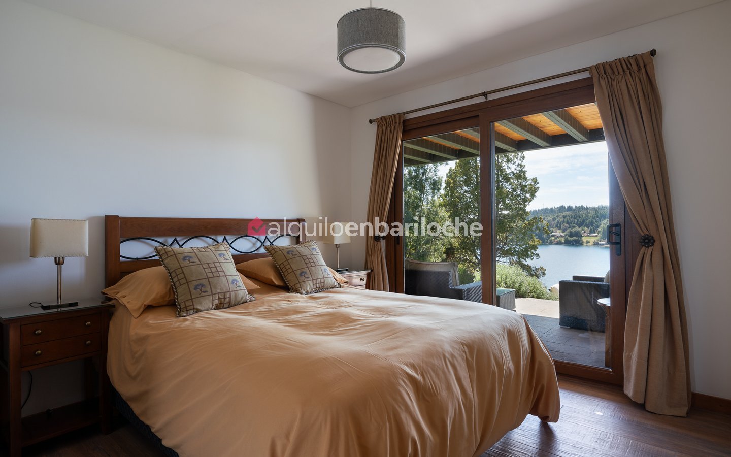 Casa con Vistas en Lago Moreno | Muelle y Costa (4 Pax)