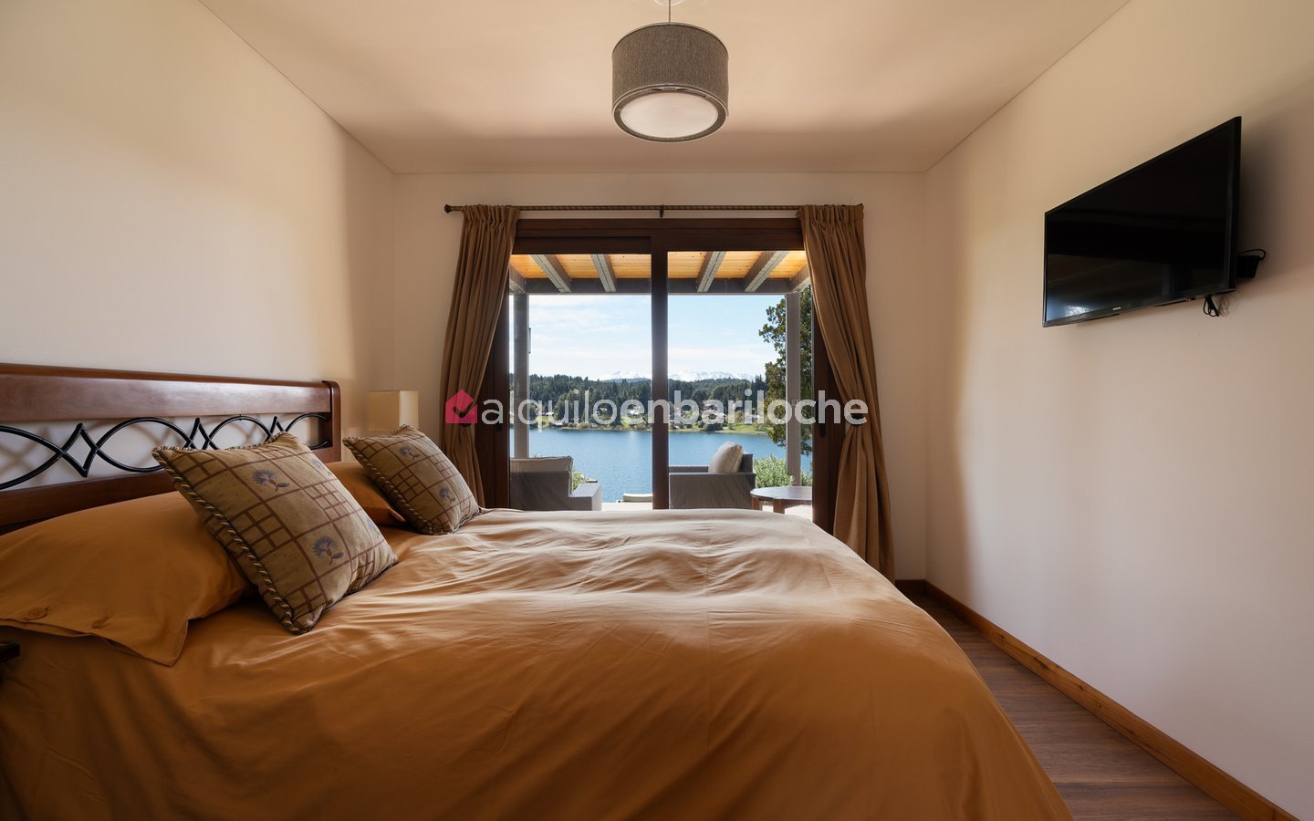 Casa con Vistas en Lago Moreno | Muelle y Costa (4 Pax)