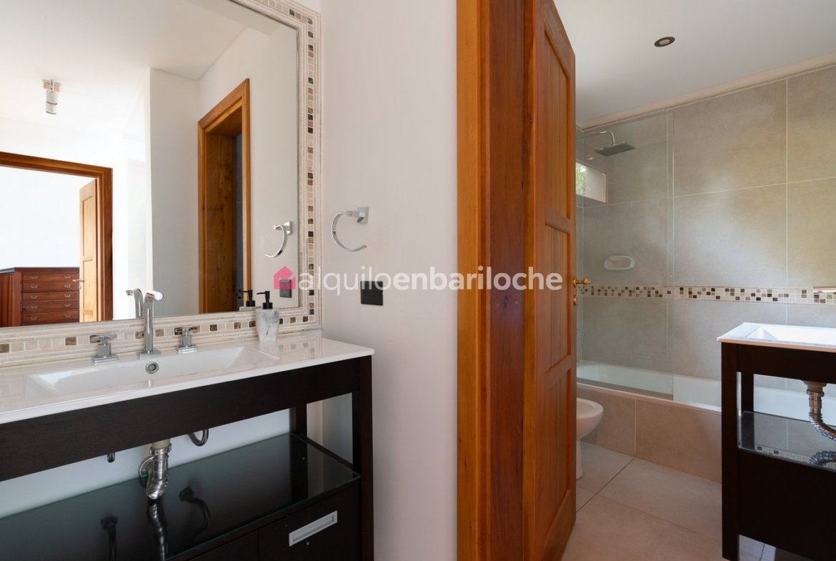Casa con Vistas en Lago Moreno | Muelle y Costa (4 Pax)