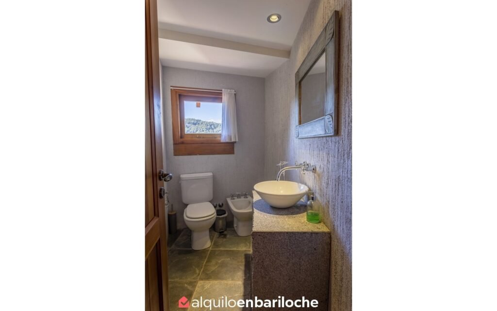 Casa con costa del Lago Nahuel Huapi en barrio cerrado Valle Escondido, foto 10