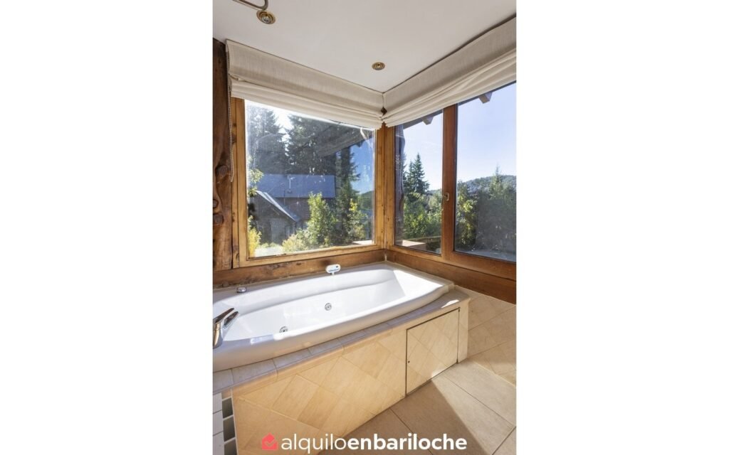 Casa con costa del Lago Nahuel Huapi en barrio cerrado Valle Escondido, foto 20