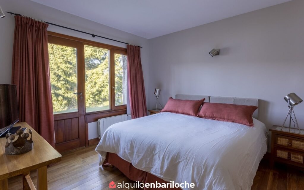 Casa con costa del Lago Nahuel Huapi en barrio cerrado Valle Escondido, foto 24