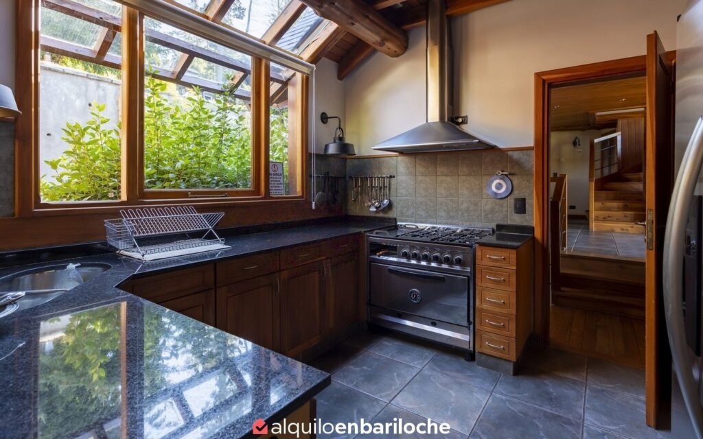 Casa con costa del Lago Nahuel Huapi en barrio cerrado Valle Escondido, foto 13