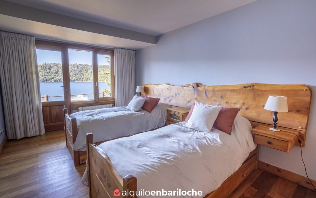 Casa con costa del Lago Nahuel Huapi en barrio cerrado Valle Escondido, foto 28