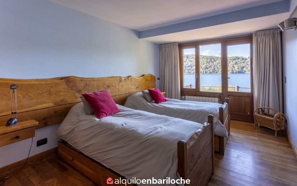 Casa con costa del Lago Nahuel Huapi en barrio cerrado Valle Escondido, foto 29