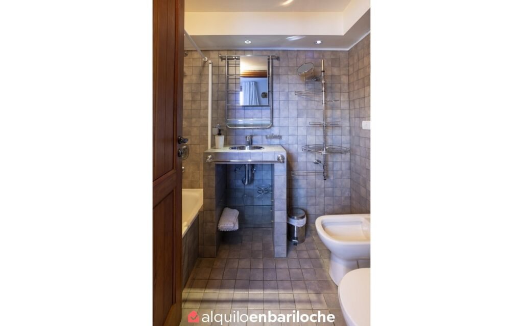 Casa con costa del Lago Nahuel Huapi en barrio cerrado Valle Escondido, foto 33
