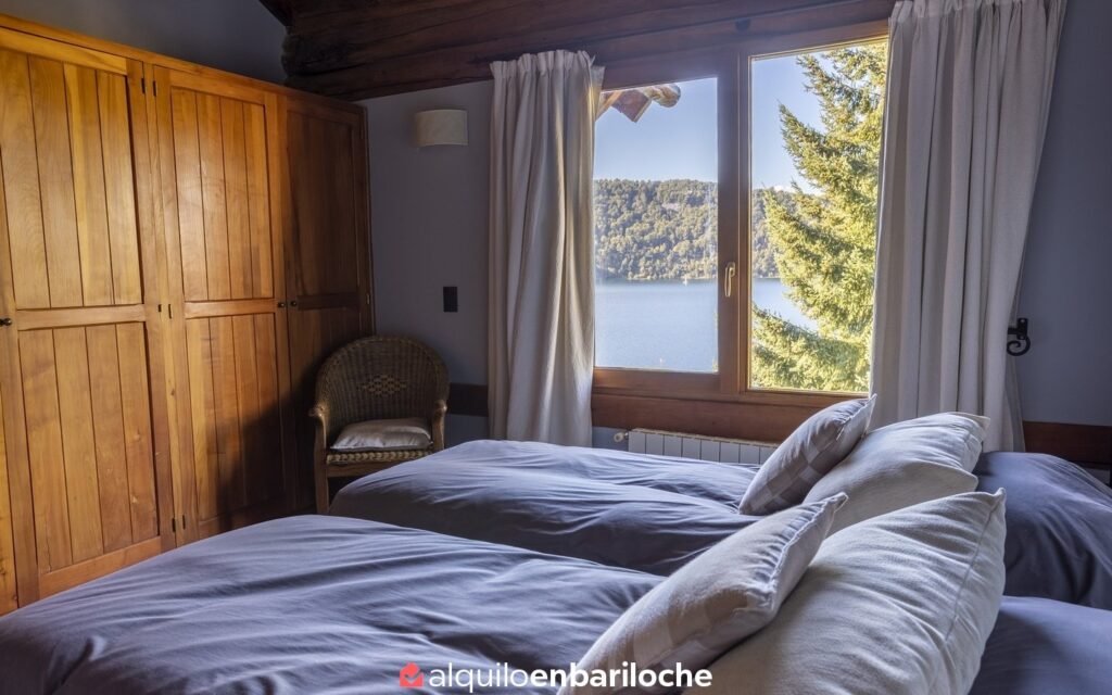 Casa con costa del Lago Nahuel Huapi en barrio cerrado Valle Escondido, foto 35