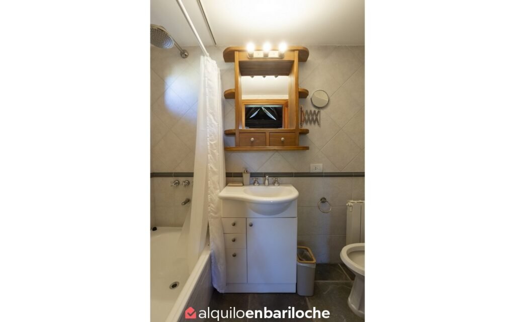 Casa con costa del Lago Nahuel Huapi en barrio cerrado Valle Escondido, foto 37