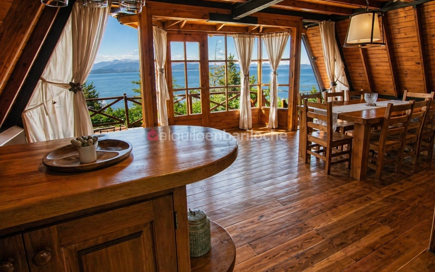 Casa en Melipal con Terraza al Lago | Cerca del Centro