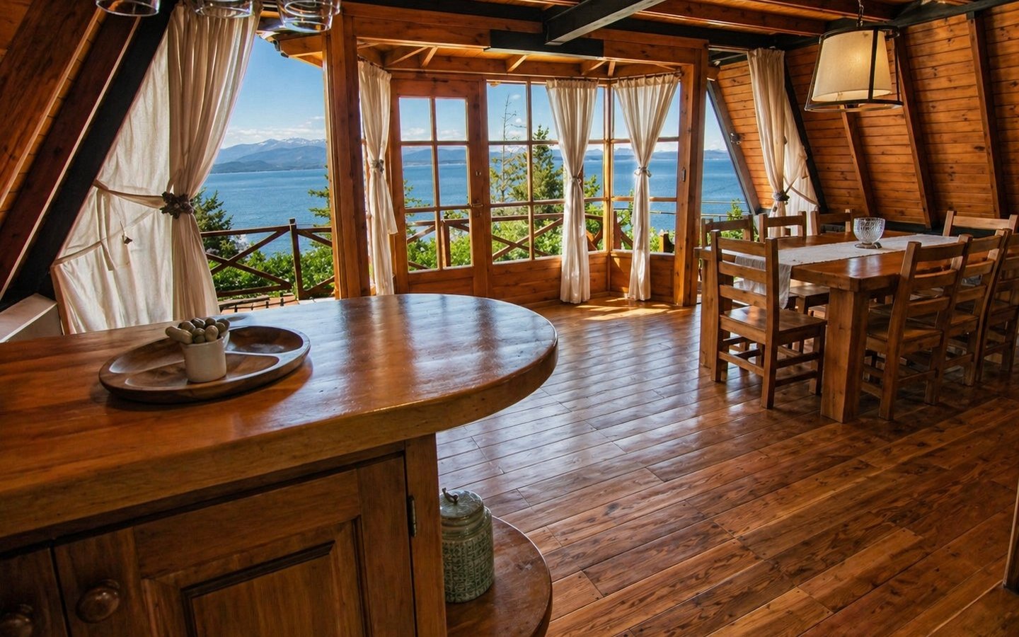 Casa en Melipal con Terraza al Lago | Cerca del Centro