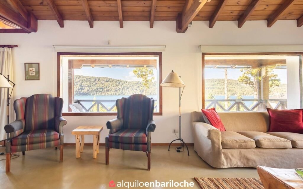 Casa en Valle Escondido con acceso al lago del barrio, para 10