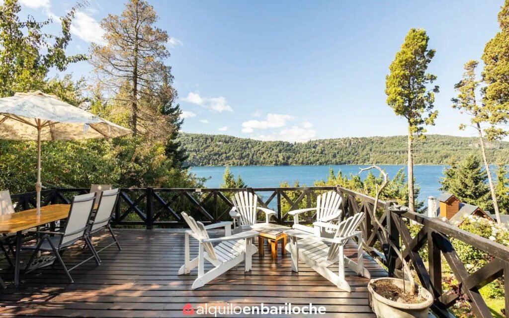Casa en Valle Escondido con acceso al lago del barrio, para 10
