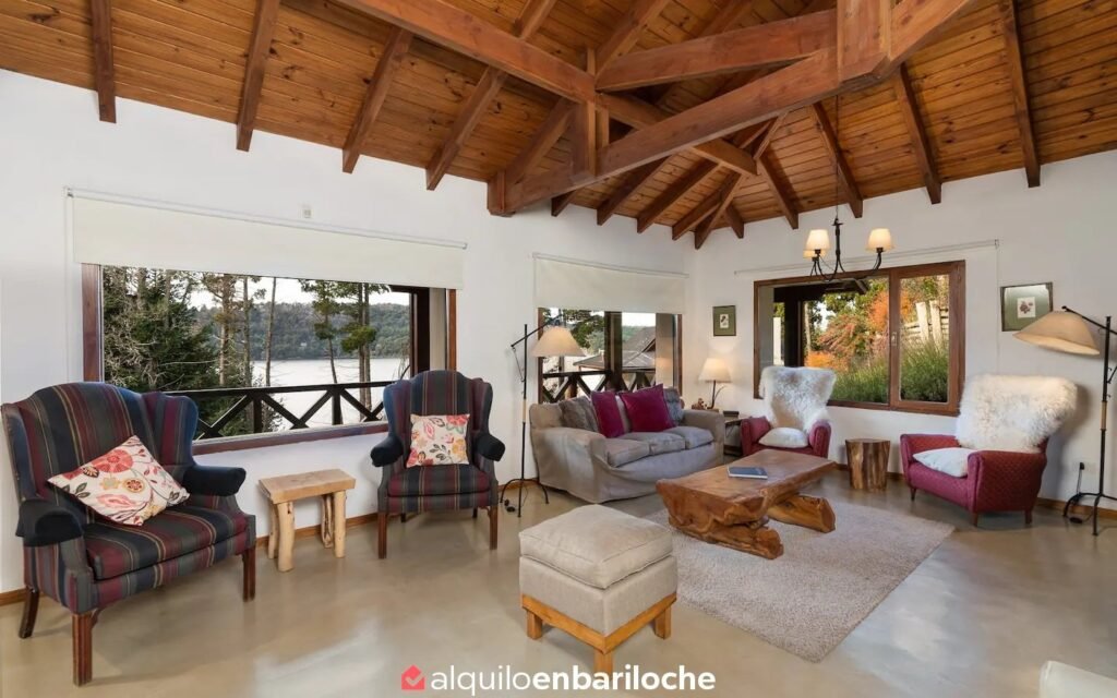 Casa en Valle Escondido con acceso al lago del barrio, para 10