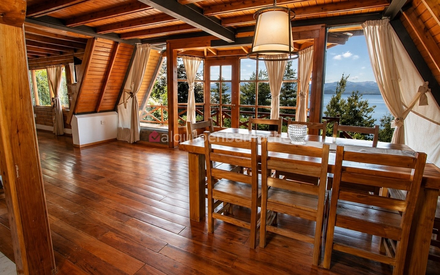 Casa en Melipal con Terraza al Lago | Cerca del Centro