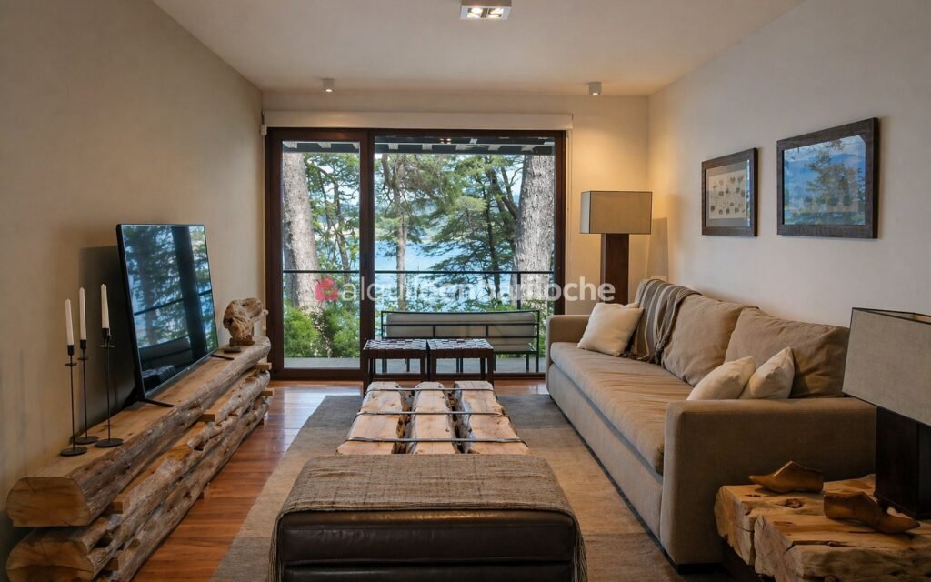 Casa con Costa de Lago Nahuel Huapi y Muelle en Península San Pedro, foto 21