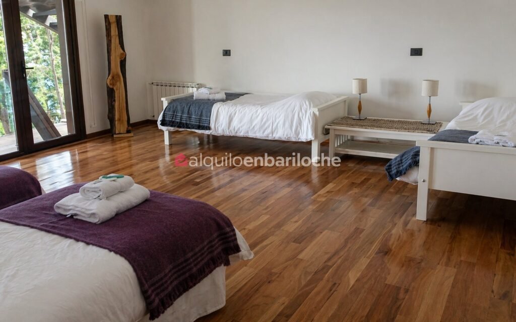 Casa con Costa de Lago Nahuel Huapi y Muelle en Península San Pedro, foto 24