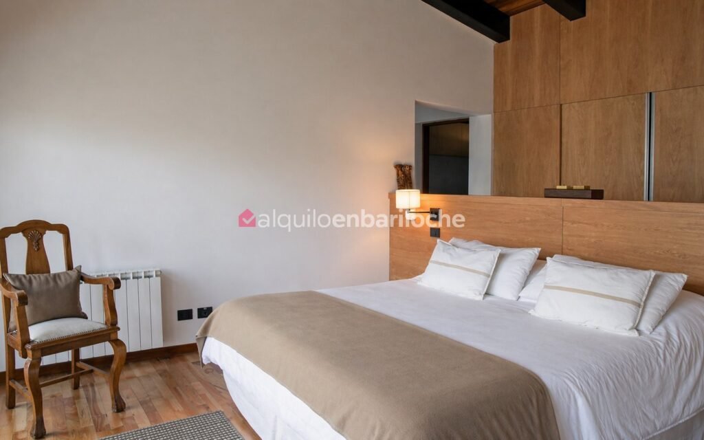 Casa con Costa de Lago Nahuel Huapi y Muelle en Península San Pedro, foto 27