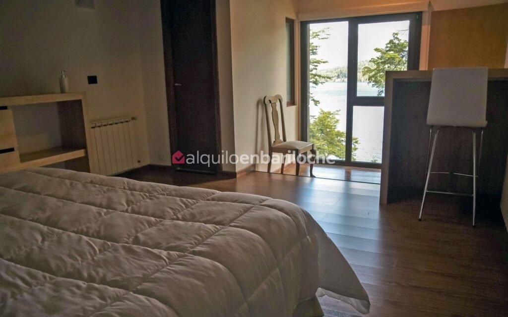 Casa con Costa de Lago Nahuel Huapi y Muelle en Península San Pedro, foto 40