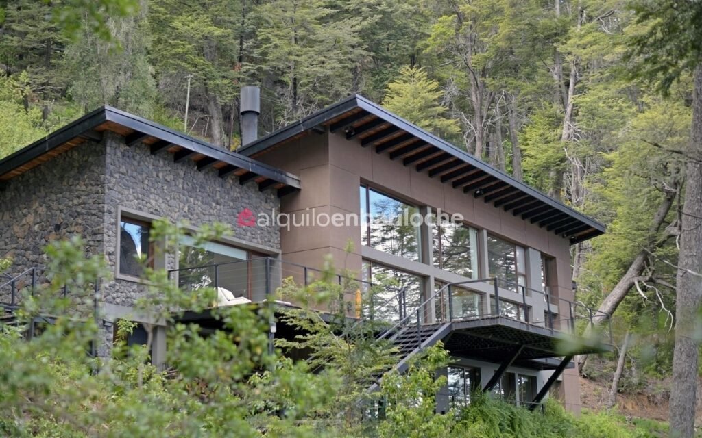 Casa con Costa de Lago Nahuel Huapi y Muelle en Península San Pedro, foto 42
