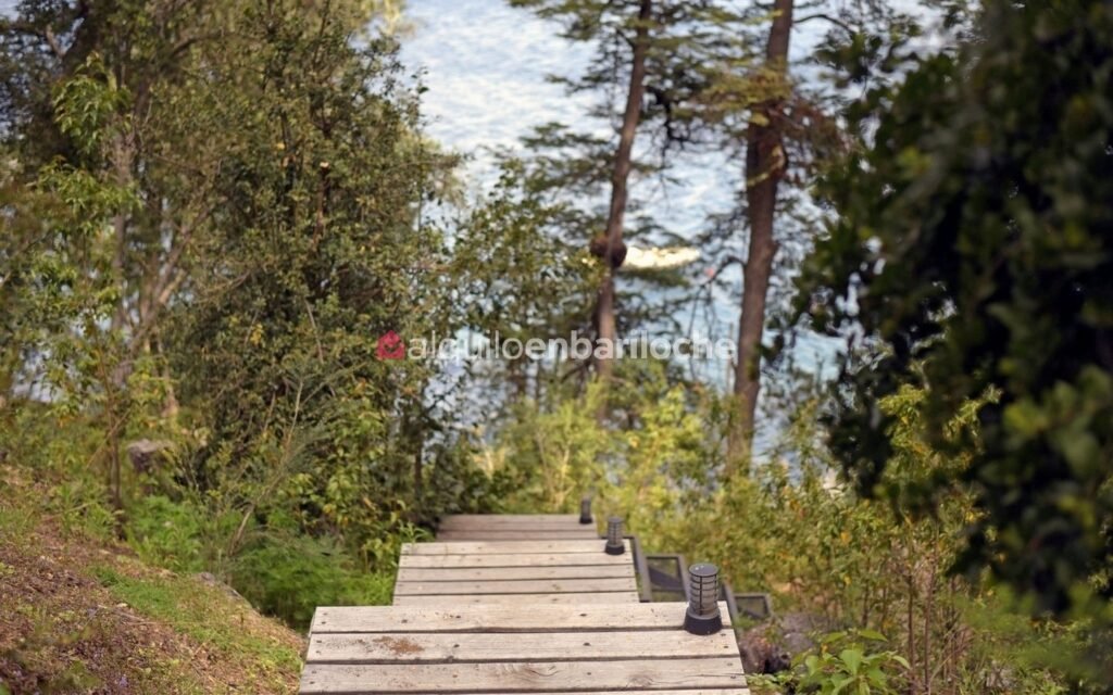 Casa con Costa de Lago Nahuel Huapi y Muelle en Península San Pedro, foto 51