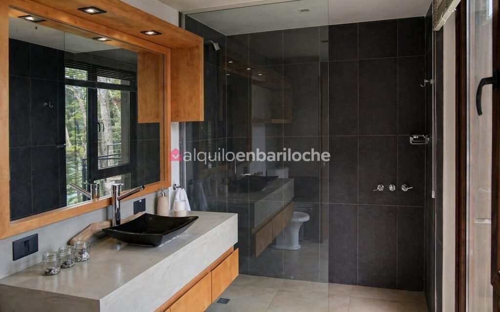 Casa con Costa de Lago Nahuel Huapi y Muelle en Península San Pedro, foto 20
