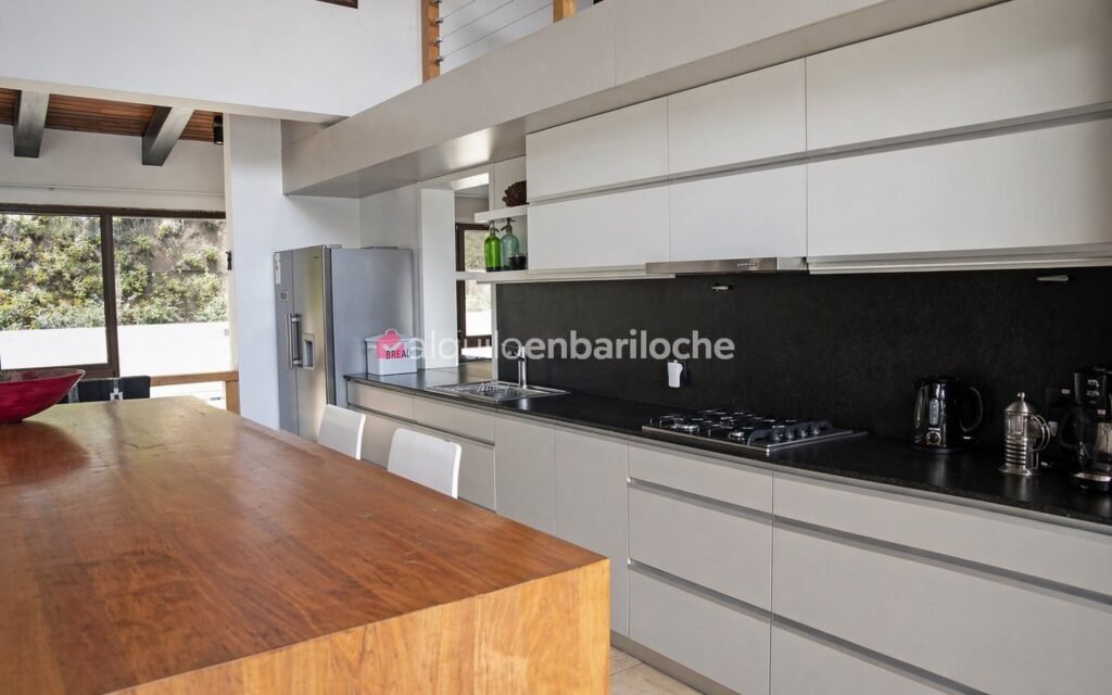 Casa con Costa de Lago Nahuel Huapi y Muelle en Península San Pedro, foto 9