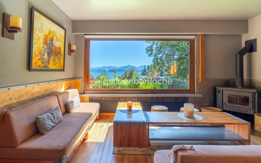 Casa con costa del Nahuel Huapi en Villa Tacul para 8 personas
