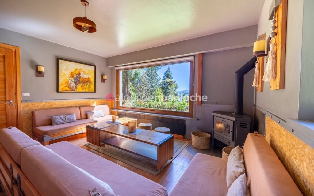 Casa con costa del Nahuel Huapi en Villa Tacul para 8 personas