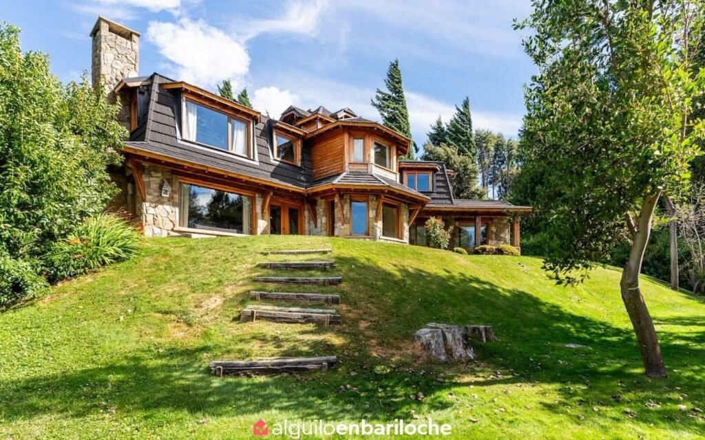 Casa con costa del Nahuel Huapi en el km 17, para 10 personas