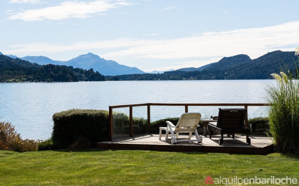 Casa con Costa del Nahuel Huapi y Acceso Directo a la Playa en Bariloche