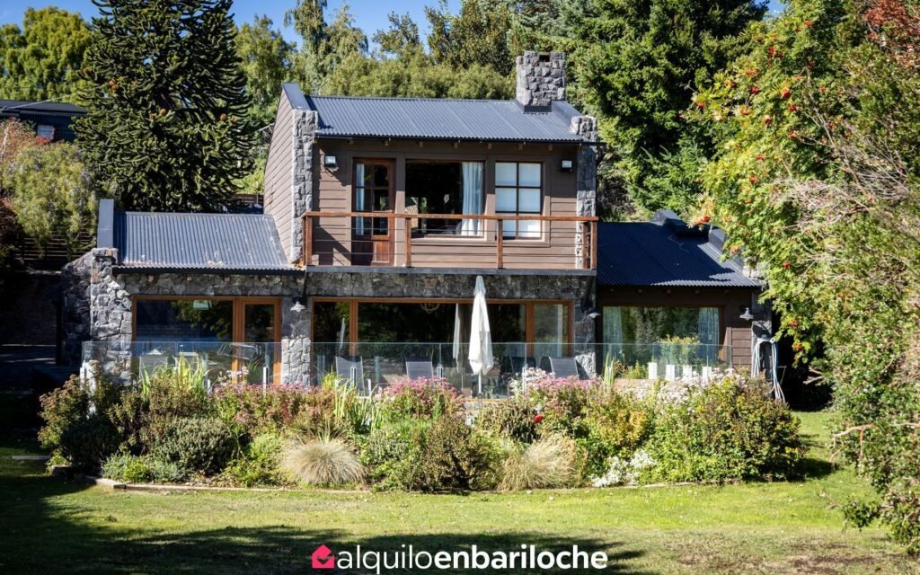 Casa con Costa sobre el Lago Nahuel Huapi y Pileta Climatizada en Bariloche, foto 33