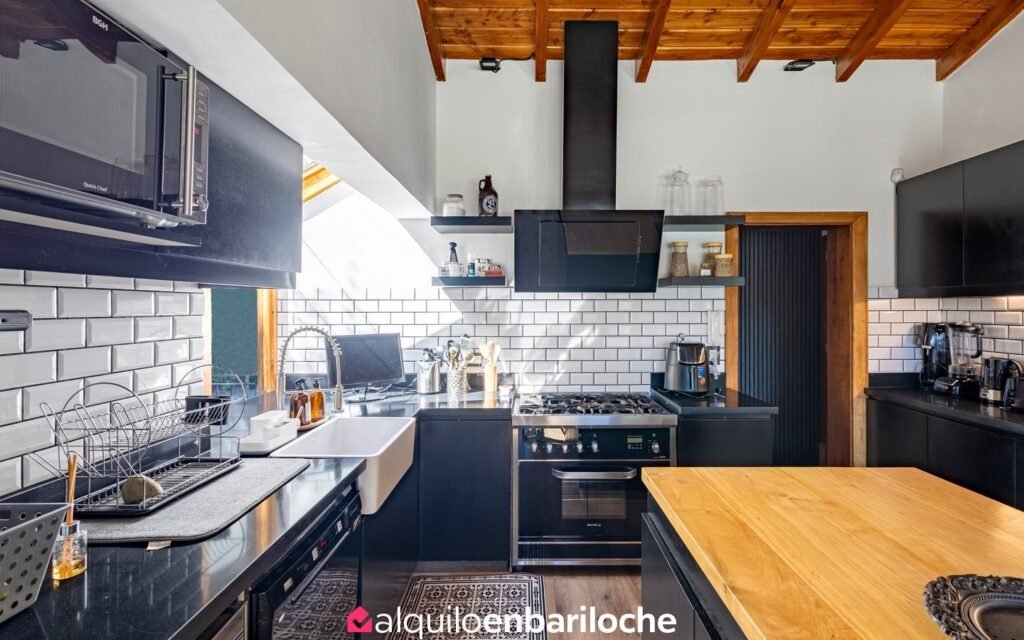 Casa con Costa sobre el Lago Nahuel Huapi y Pileta Climatizada en Bariloche, foto 9