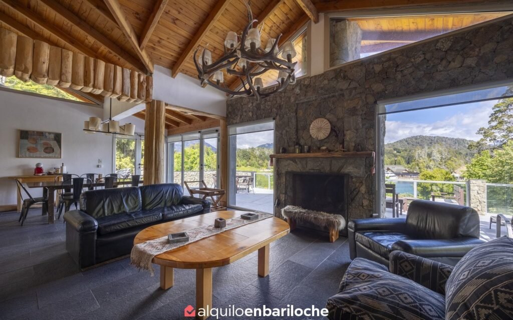 Casa con costa del Nahuel Huapi en Llao Llao para 15 personas