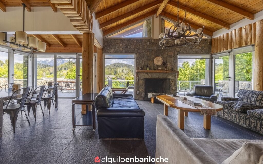 Casa con costa del Nahuel Huapi en Llao Llao para 15 personas