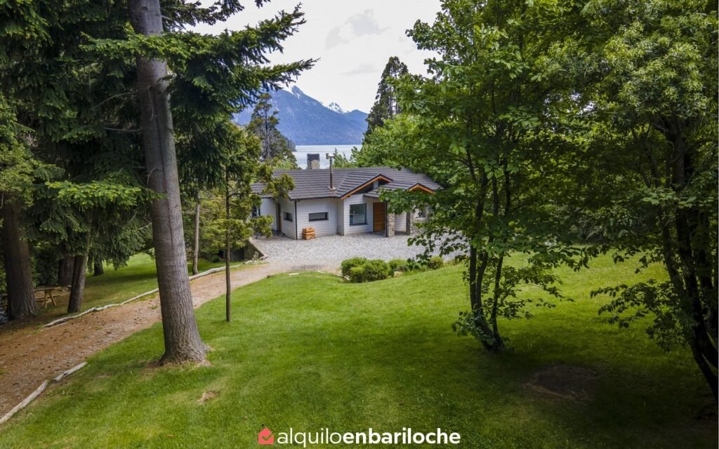 Casa con costa del Nahuel Huapi en Llao Llao para 15 personas