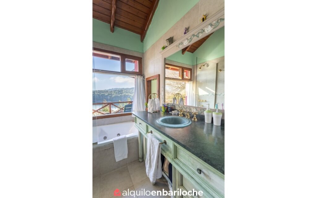 Casa sobre el Lago Moreno, Piscina Climatizada y Muelle en Bariloche, foto 13
