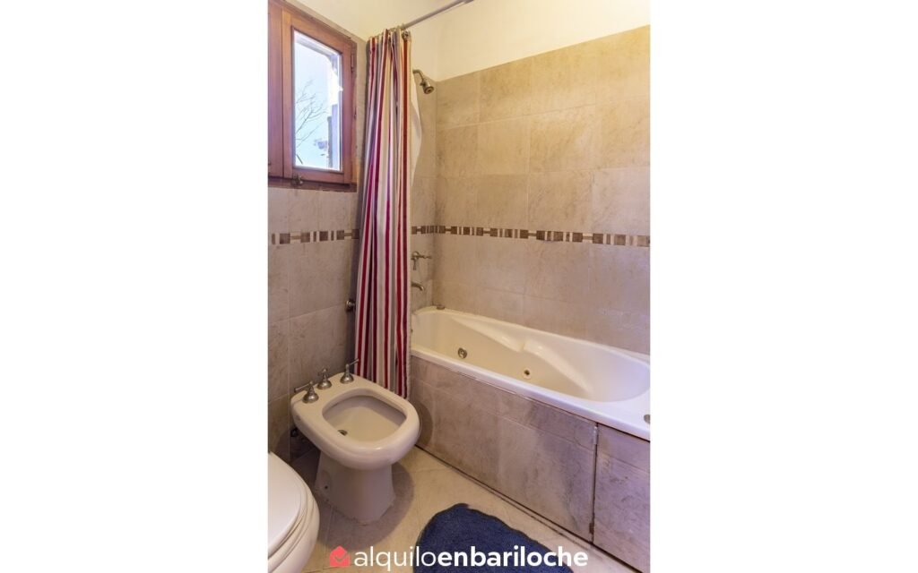 Casa sobre el Lago Moreno, Piscina Climatizada y Muelle en Bariloche, foto 19