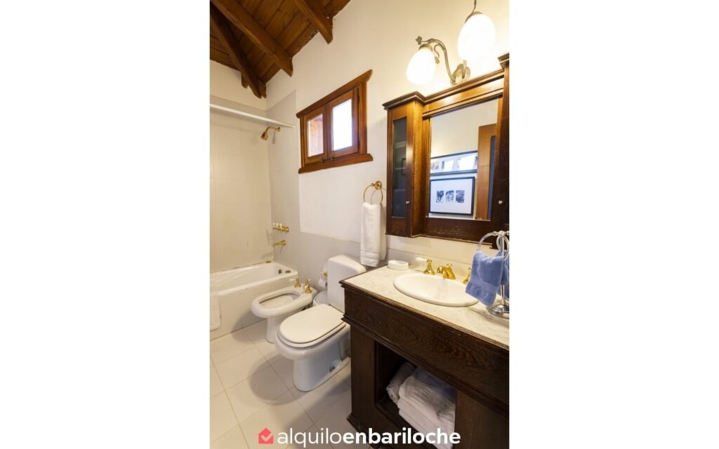 Casa sobre el Lago Moreno, Piscina Climatizada y Muelle en Bariloche, foto 27