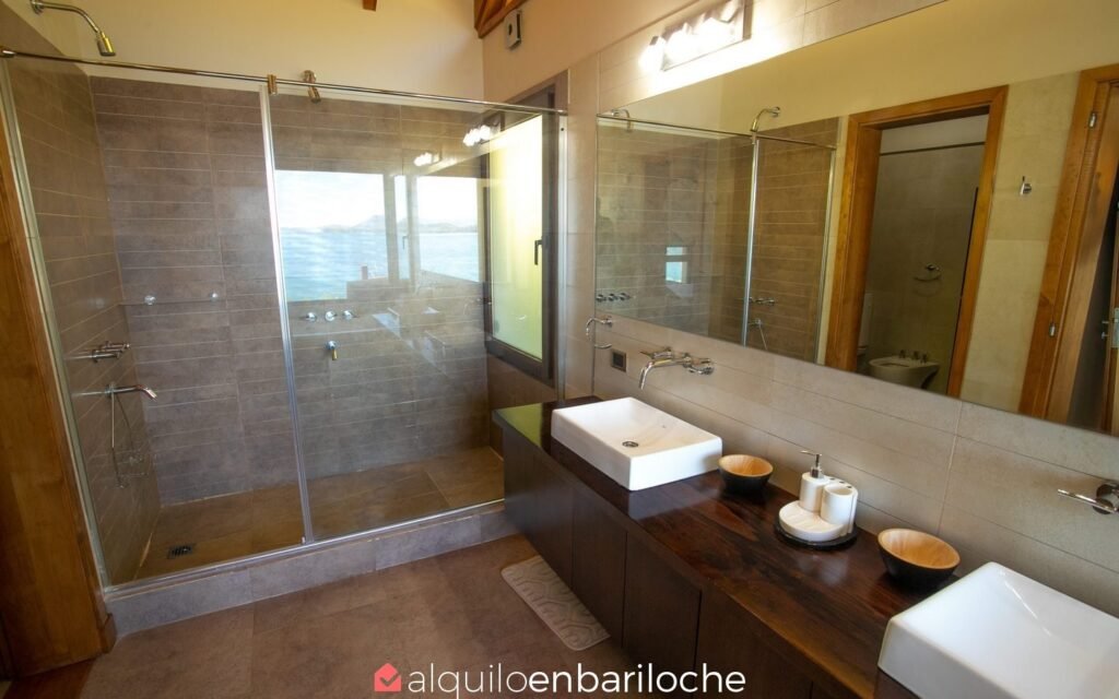 Casa para 10 personas con costa del Nahuel Huapi en Llao Llao, foto 17