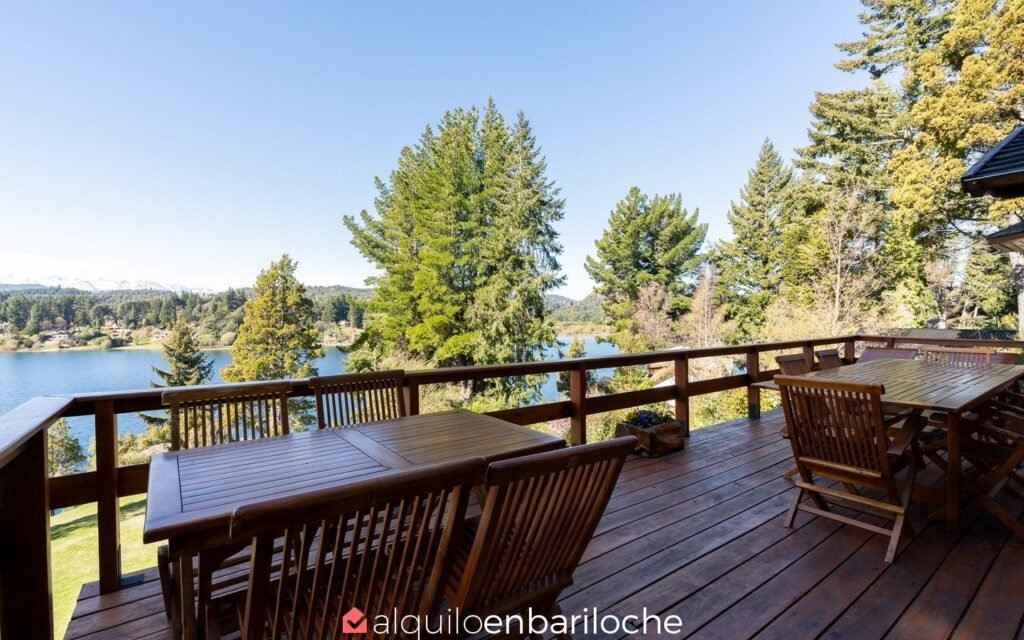 Casa con costa y muelle sobre el Lago Moreno en Llao Llao, para 7