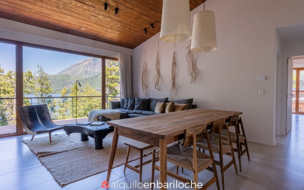 Departamento para 5 con vista panorámica al Lago Gutiérrez, en Peñón