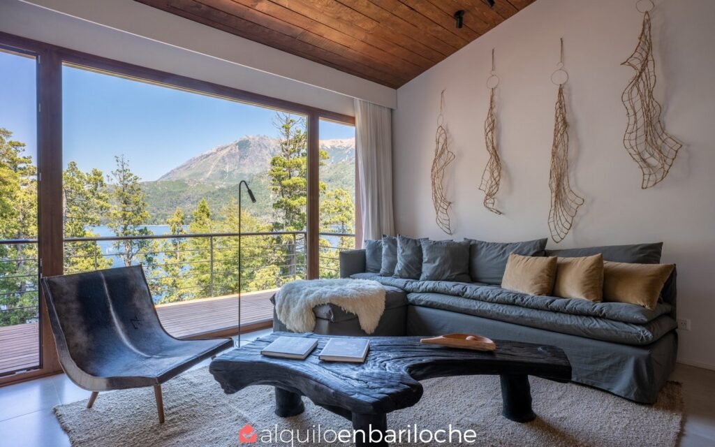 Departamento para 5 con vista panorámica al Lago Gutiérrez, en Peñón