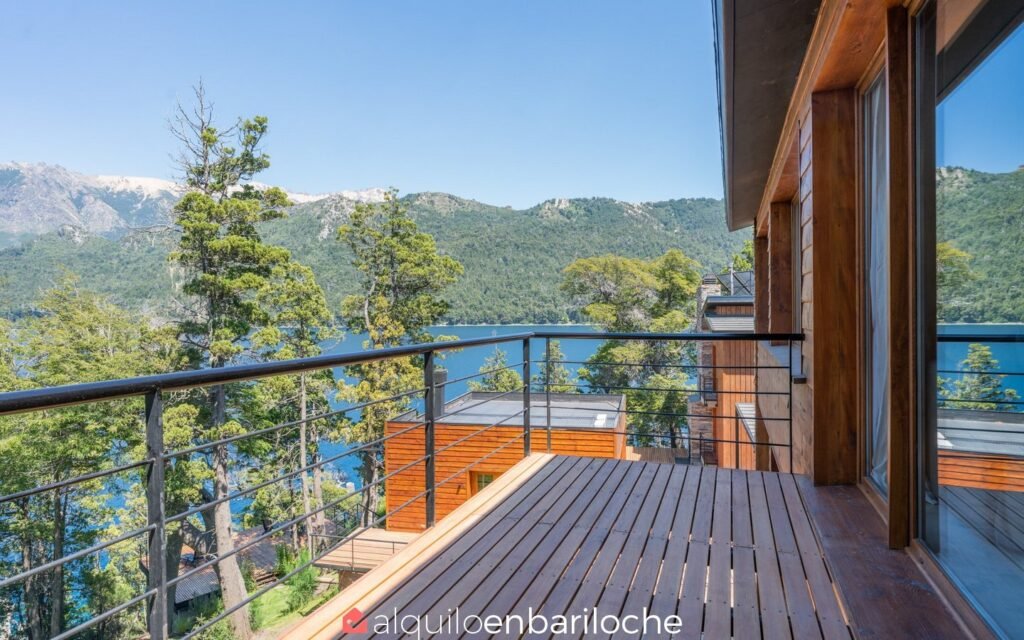 Departamento para 5 con vista panorámica al Lago Gutiérrez, en Peñón