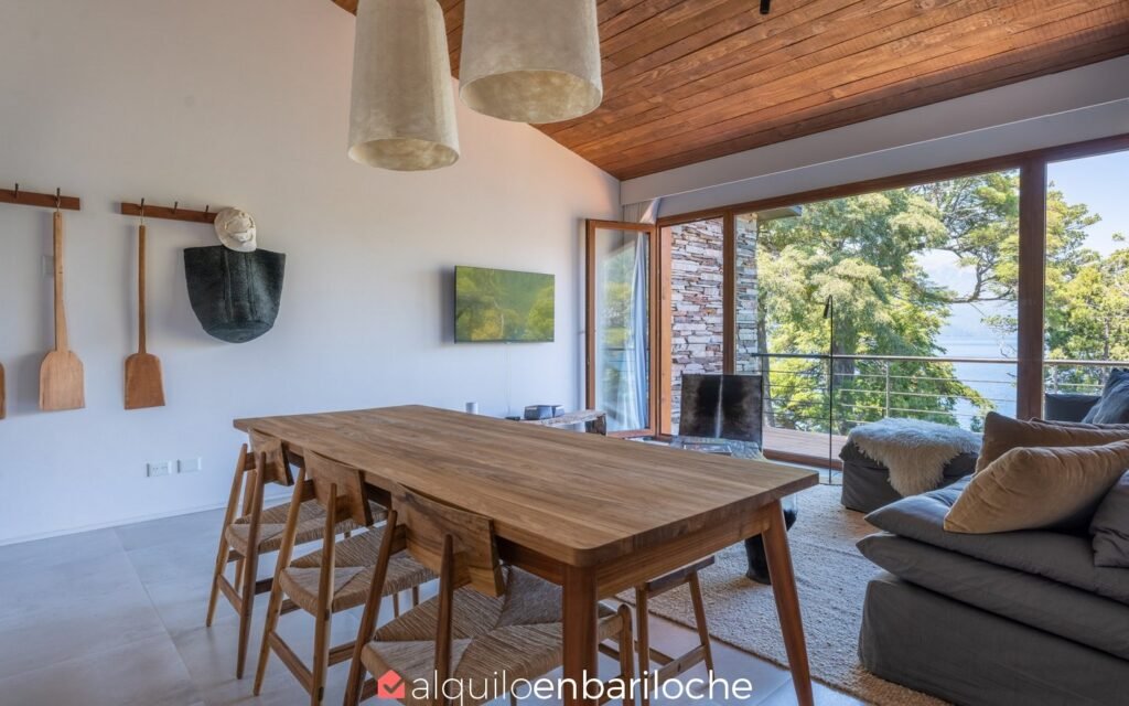 Departamento para 5 con vista panorámica al Lago Gutiérrez, en Peñón