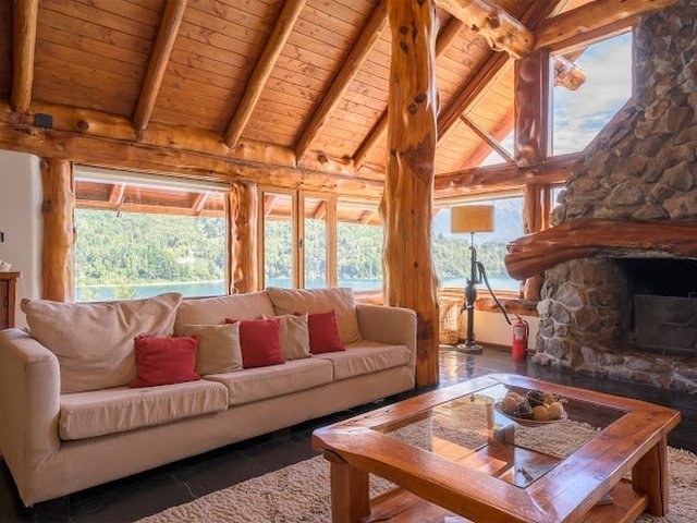 Casa con Costa de Lago, Playa, Muelle y Piscina Climatizada en Bariloche